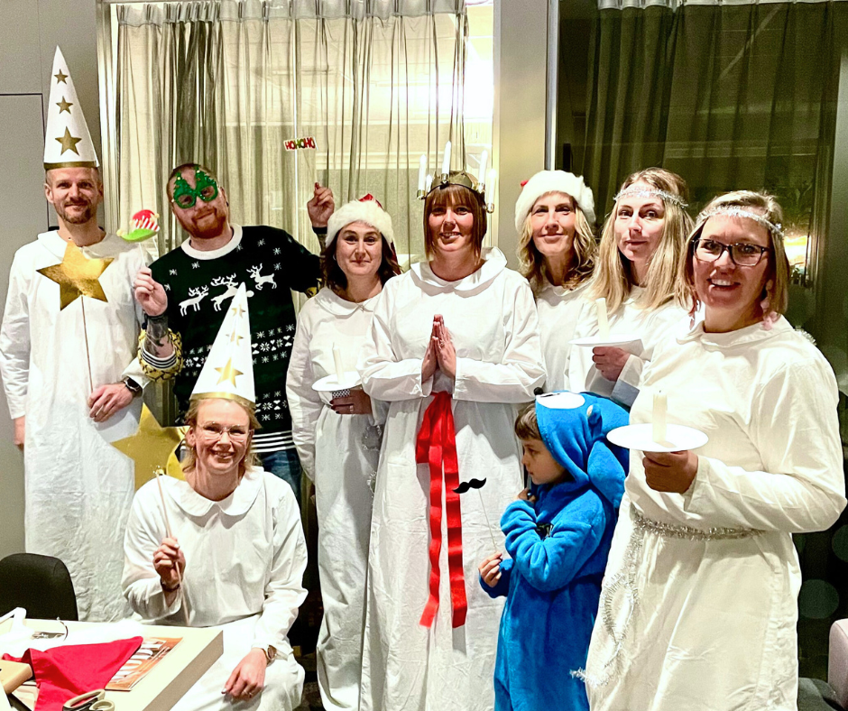 Julbordet 2023 – luciatåg, köttbullar, knäck & bowling